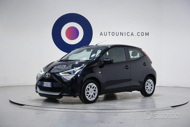 Usata Toyota Aygo Connect Style 72 CV (52 kW) 2019 Nero Utilitaria