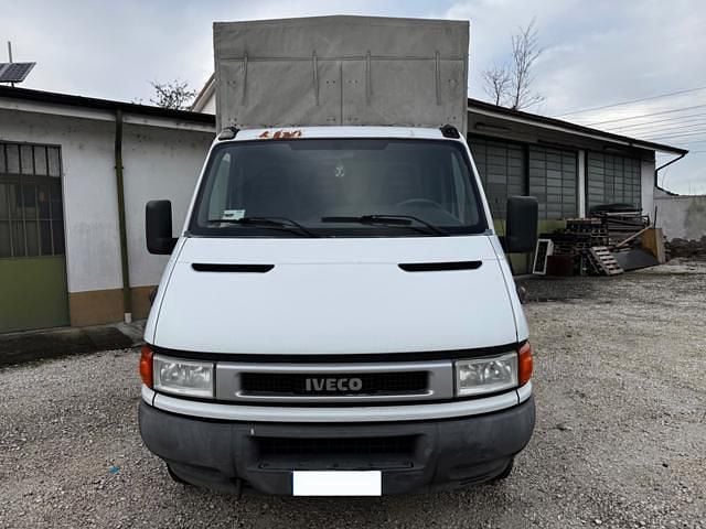 Usata Iveco Daily 116 CV (85 kW) 2004 Bianco