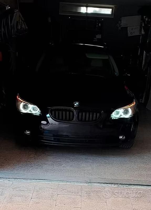 Usata BMW 525 177 CV (130 kW) 2004 Nero Station wagon