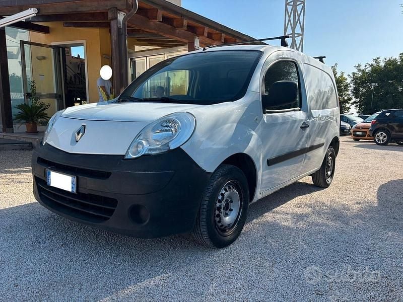 Usata Renault Kangoo 75 CV (55 kW) 2011 Bianco Monovolume