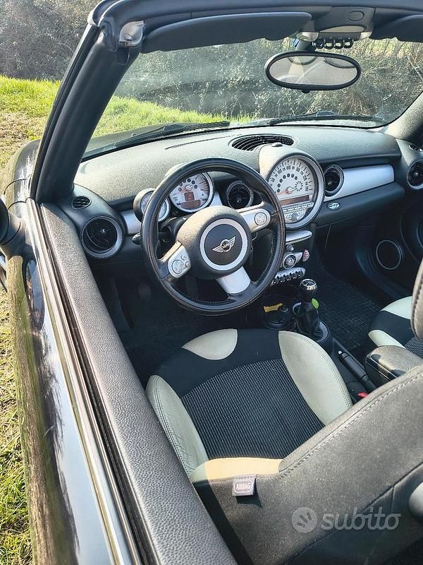 Usata Mini Cooper Cabriolet 122 CV (89 kW) 2010 Nero Cabrio
