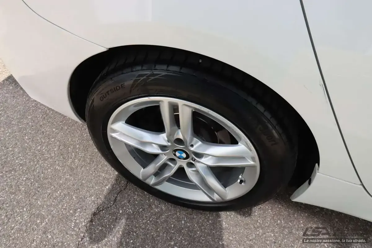 Usata BMW 218 Active Tourer 150 CV (110 kW) 2016 Bianco Monovolume