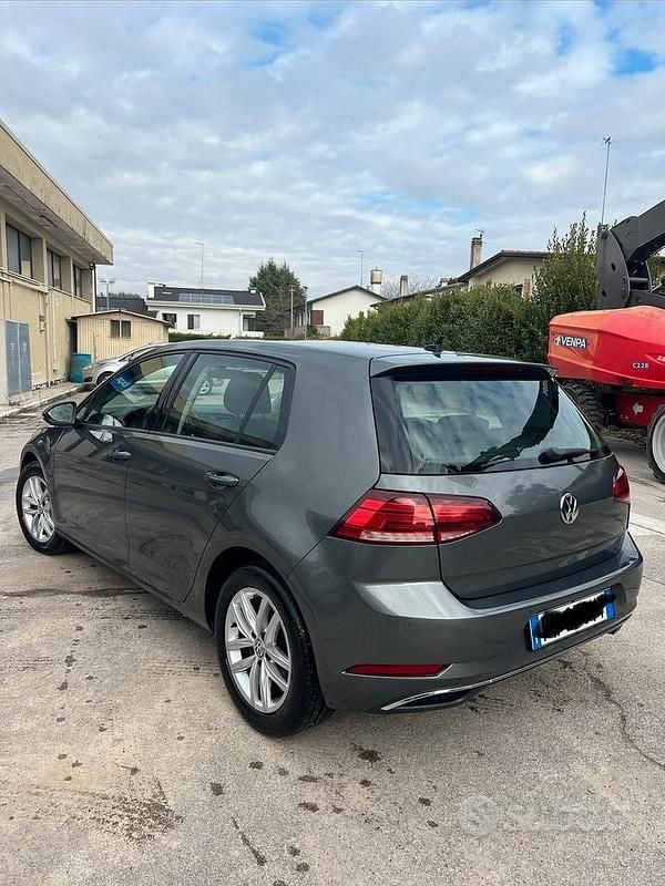Usata VW Golf VII 115 CV (84 kW) 2019 Grigio Utilitaria