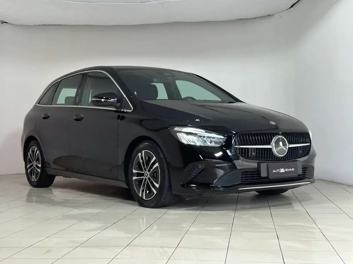 Usata Mercedes B180 Business 136 CV (100 kW) 2025 Nero Utilitaria