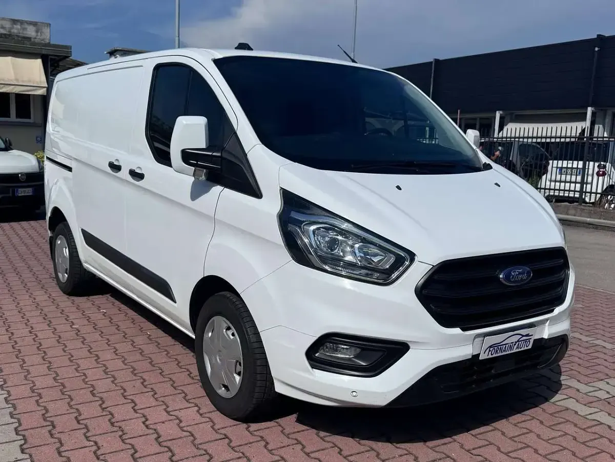 Usata Ford Transit Custom Trend 107 CV (78 kW) 2021 Bianco frozen pastello Furgone