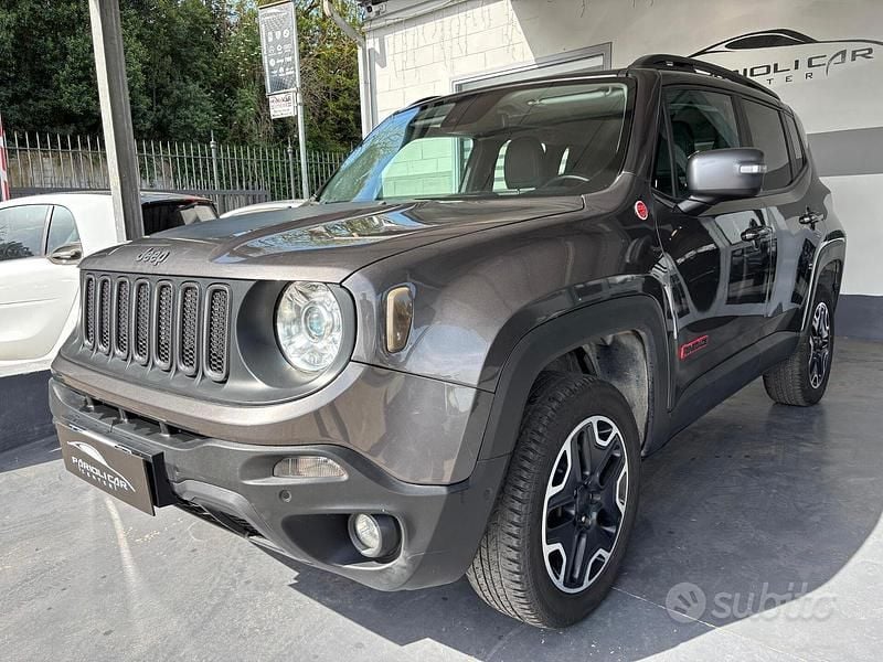 Usata Jeep Renegade Trailhawk 170 CV (125 kW) 2016 Grigio SUV