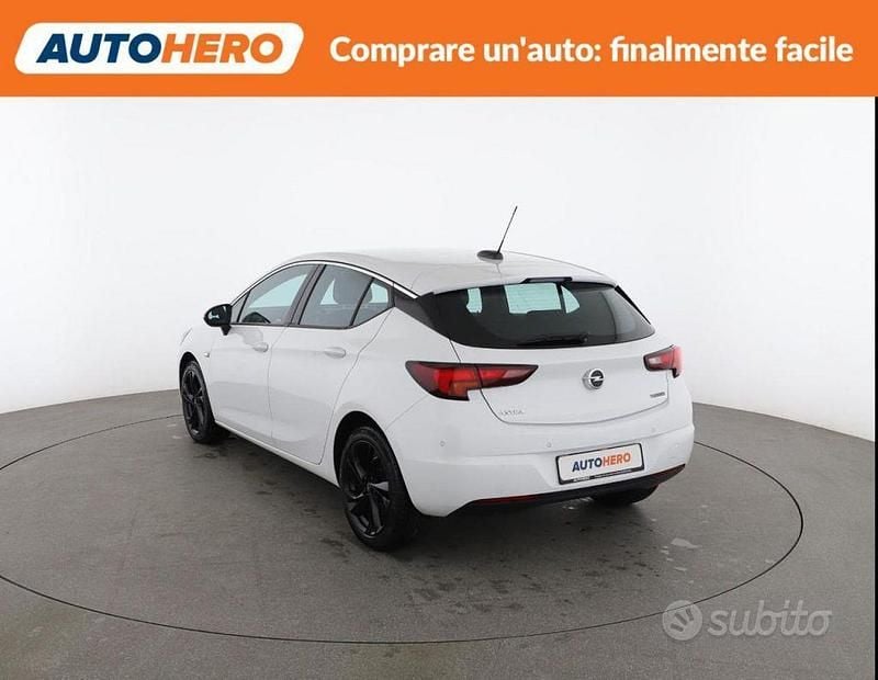 Usata Opel Astra Dynamic 150 CV (110 kW) 2017 Bianco Berlina