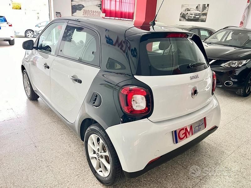 Usata Smart ForFour 71 CV (52 kW) 2019 Bianco Utilitaria