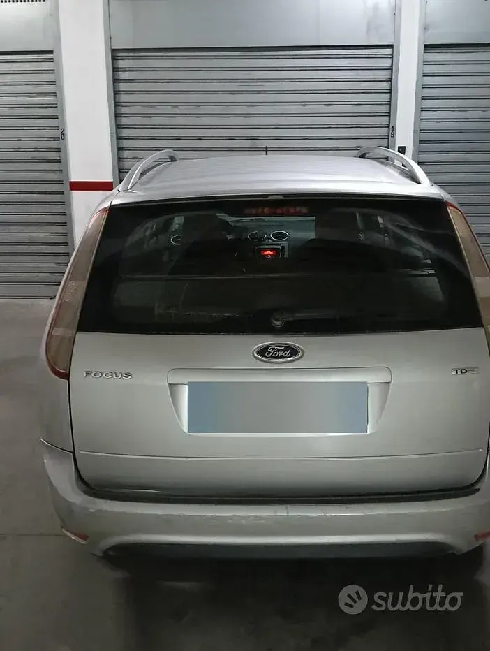 Usata Ford Focus 109 CV (80 kW) 2010 Grigio Station wagon