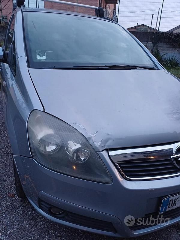 Usata Opel Zafira Cosmo 120 CV (88 kW) 2007 Grigio Monovolume