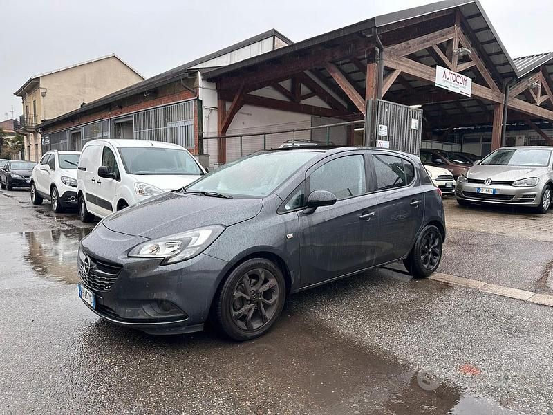 Usata Opel Corsa Innovation 69 CV (50 kW) 2017 Grigio Utilitaria