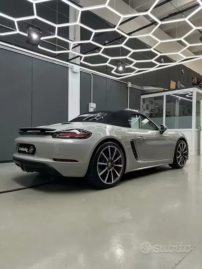 Usata Porsche 718 Boxster 300 CV (220 kW) 2020 Grigio Cabrio