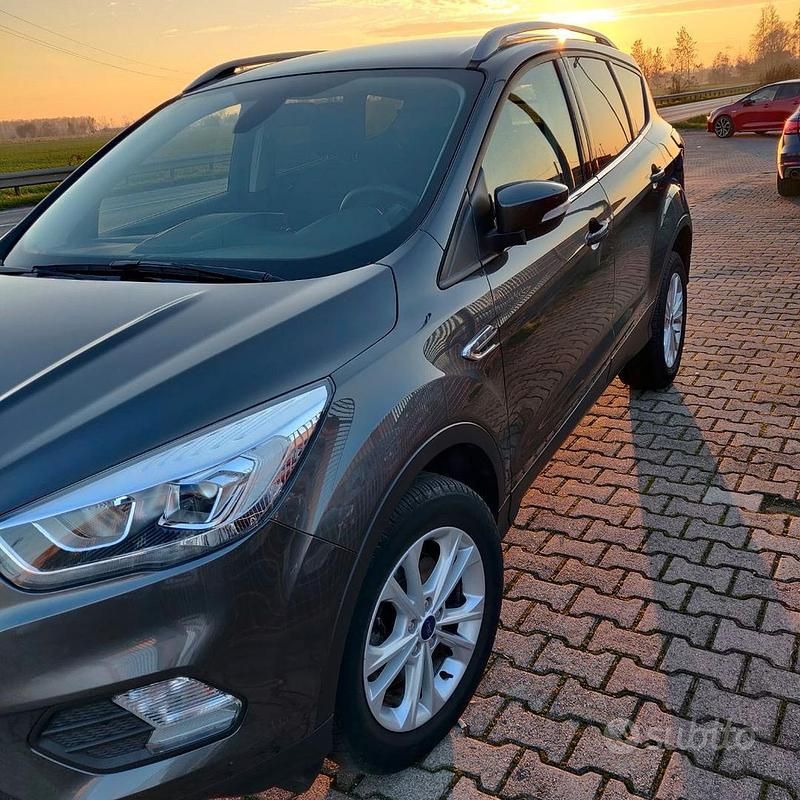 Usata Ford Kuga Business Edition 120 CV (88 kW) 2018 Grigio SUV