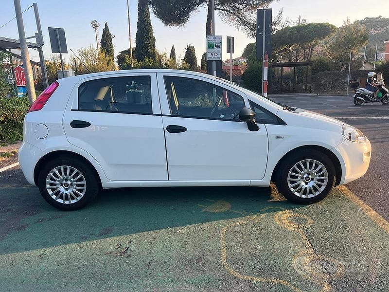 Usata Fiat Punto Street 95 CV (69 kW) 2018 Bianco Utilitaria