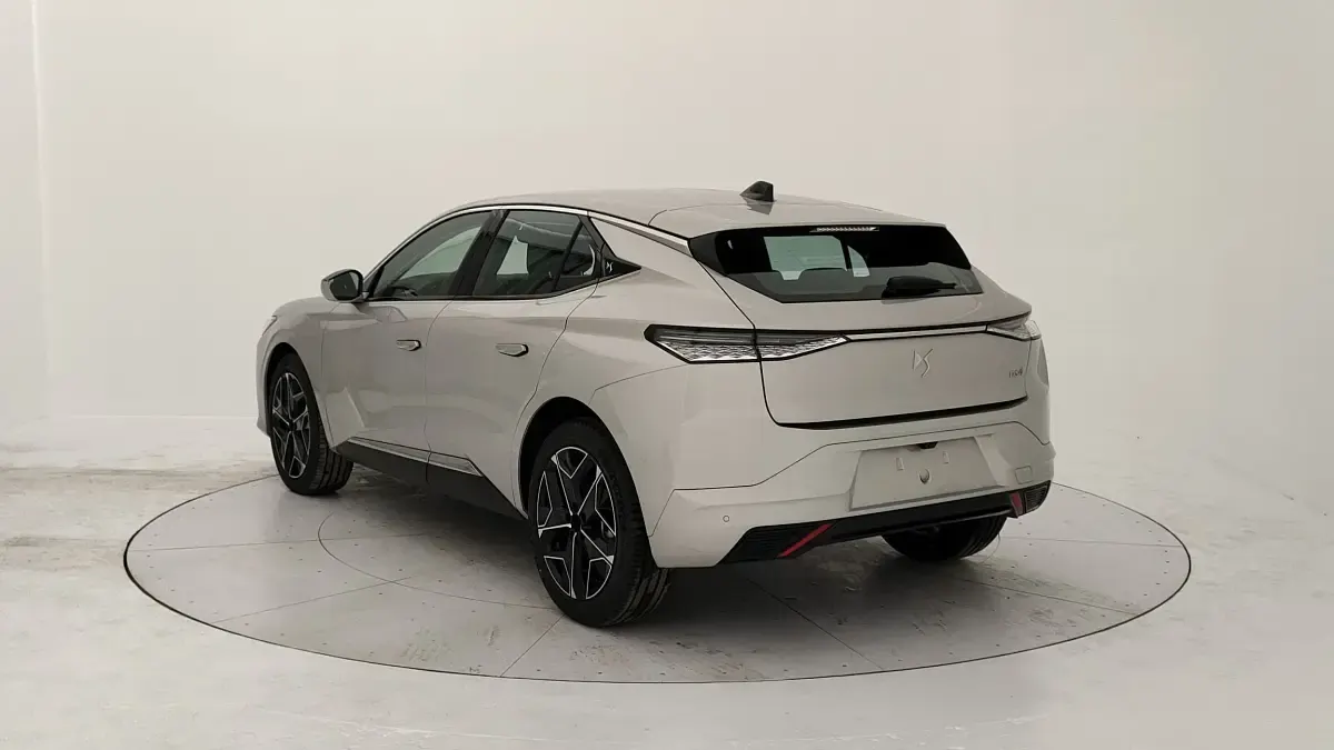 Nuova DS Automobiles DS4 131 CV (96 kW) 2025 Grigio cristallo Berlina