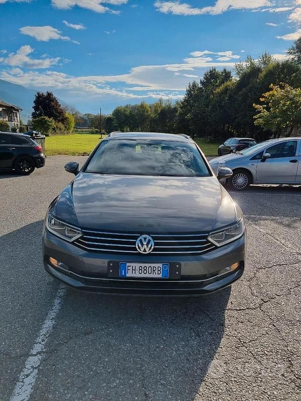 Usata VW Passat Comfortline 120 CV (88 kW) 2017 Grigio Station wagon