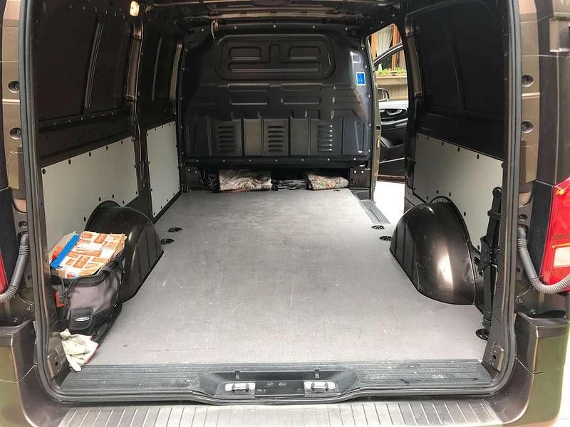 Usata Mercedes Vito 190 CV (139 kW) 2017 Marrone Furgone