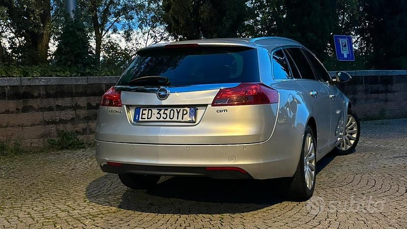 Usata Opel Insignia Cosmo 131 CV (96 kW) 2009 Grigio Station wagon