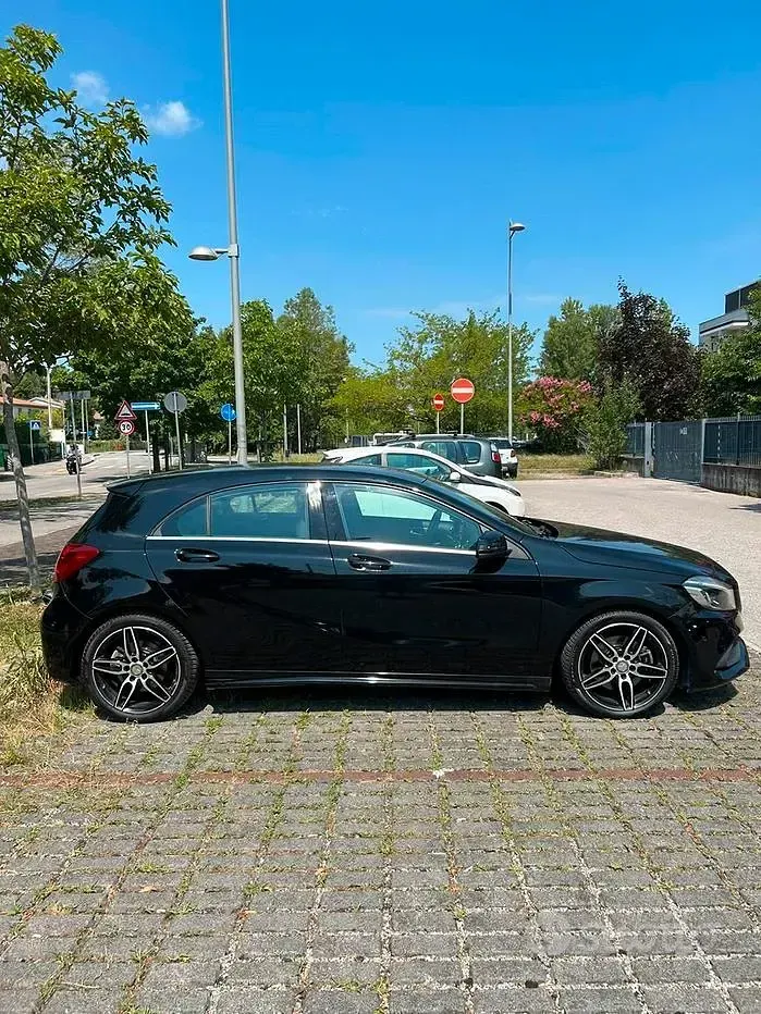 Usata Mercedes A250 211 CV (155 kW) 2016 Nero Utilitaria