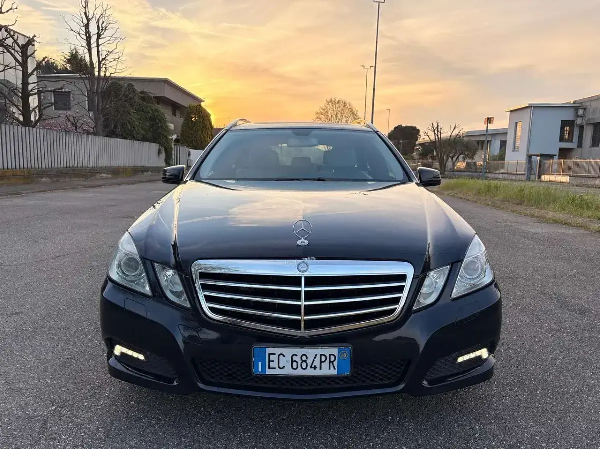 Usata Mercedes E350 Avantgarde 231 CV (169 kW) 2010 Blu/azzurro Station wagon