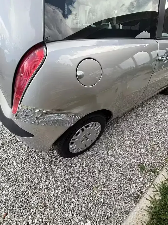 Usata Lancia Ypsilon 60 CV (44 kW) 2005 Grigio Utilitaria