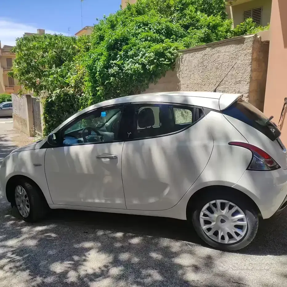 Usata Lancia Ypsilon Gold 2014 Bianco Utilitaria