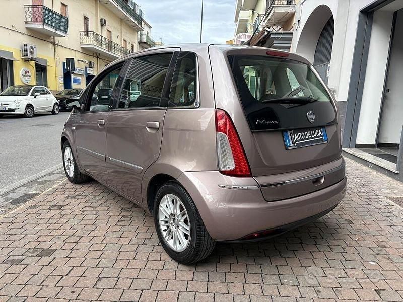 Usata Lancia Musa 95 CV (69 kW) 2009 Grigio Monovolume