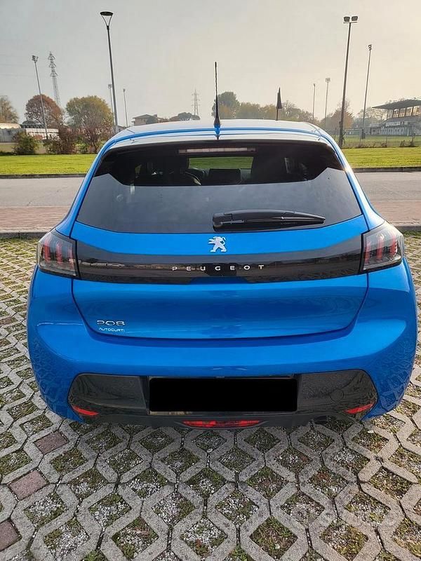 Usata Peugeot 208 Allure 75 CV (55 kW) 2022 Blu Utilitaria