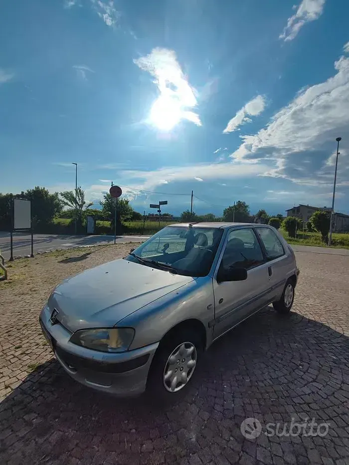 Usata Peugeot 106 60 CV (44 kW) 2001 Grigio Utilitaria