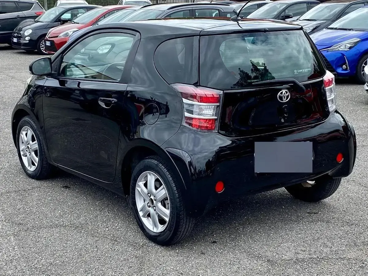 Gebraucht Toyota iQ Lounge 68 PS (50 kW) 2012 Schwarz Kleinwagen