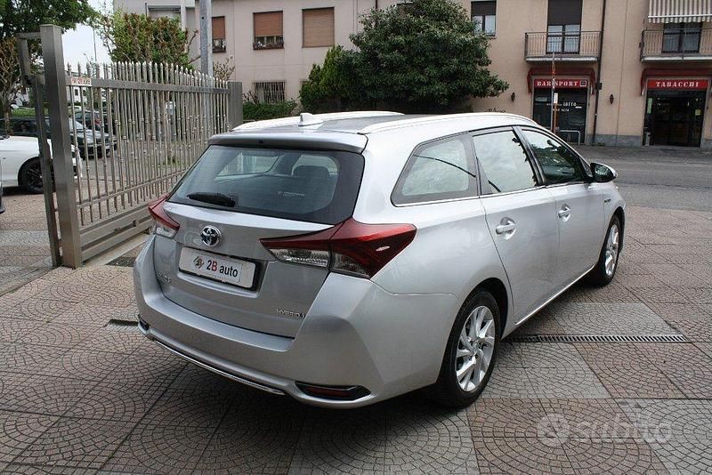 Usata Toyota Auris Touring Sports Business Edition 99 CV (72 kW) 2018 Grigio Station wagon