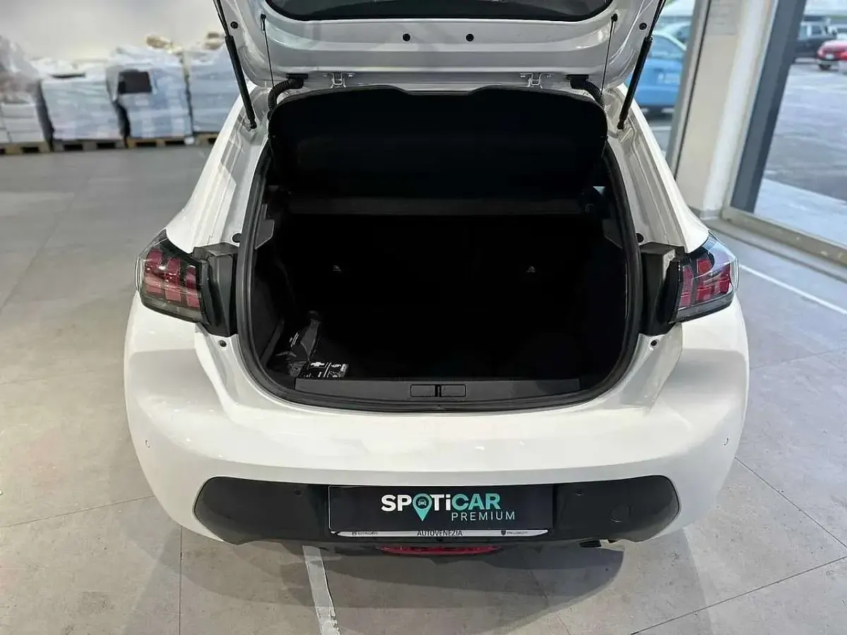 Usata Peugeot 208 Active 75 CV (55 kW) 2022 Bianco Utilitaria