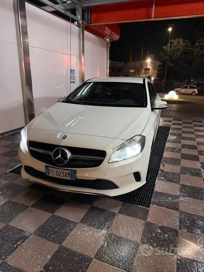 Usata Mercedes 180 109 CV (80 kW) 2015 Bianco Berlina