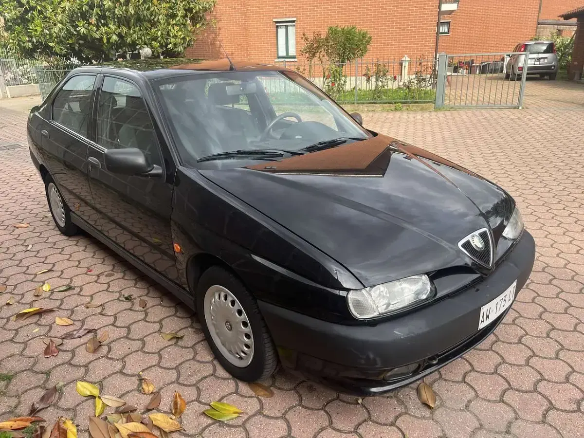Usata Alfa Romeo 146 120 CV (88 kW) 1998 Nero Utilitaria