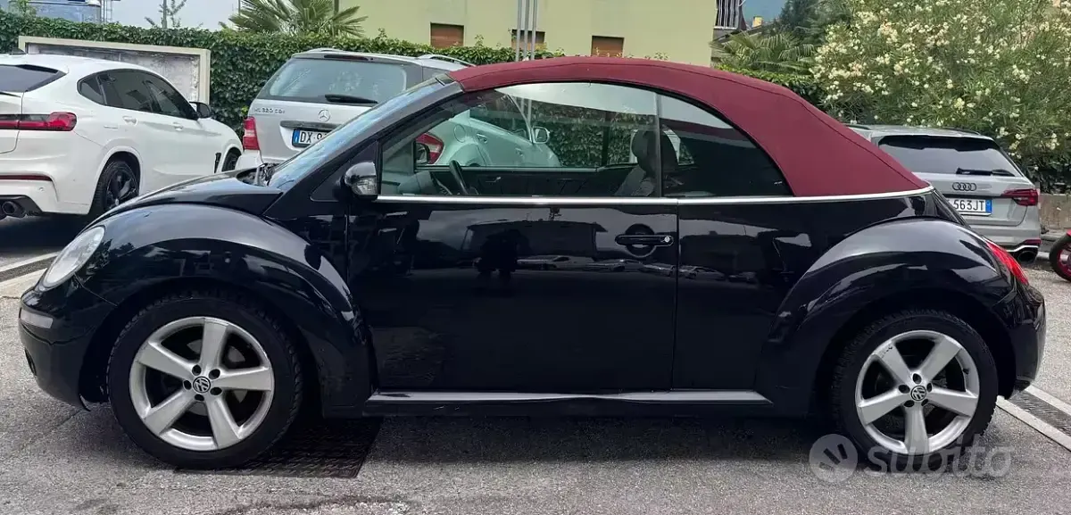 Usata VW New Beetle 105 CV (77 kW) 2009 Nero Utilitaria