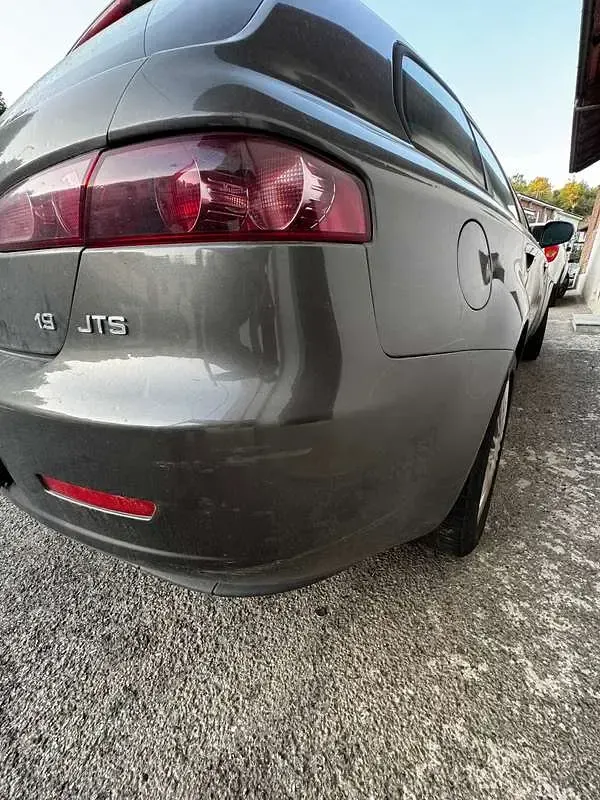 Usata Alfa Romeo 159 Distinctive 160 CV (117 kW) 2007 Grigio Station wagon