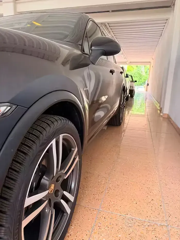 Usata Porsche Cayenne 245 CV (180 kW) 2012 Nero SUV