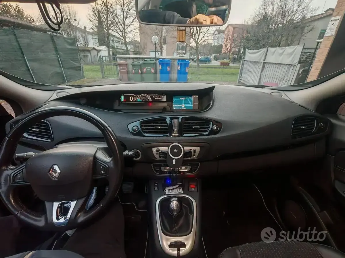 Usata Renault Scénic 110 CV (80 kW) 2015 Nero Monovolume