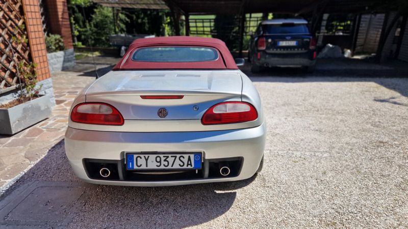 Usata MG 1600 116 CV (85 kW) 2006 Grigio Cabrio
