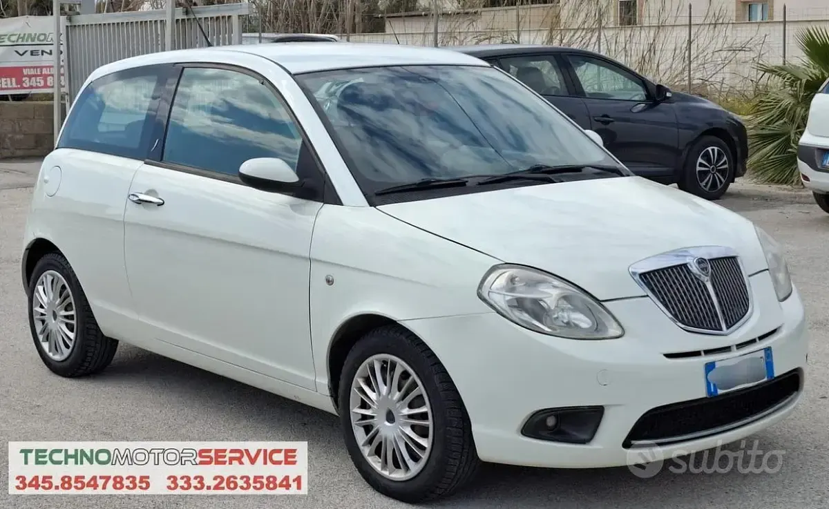 Usata Lancia Ypsilon 60 CV (44 kW) 2010 Bianco Utilitaria
