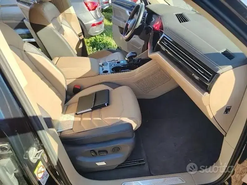 Usata VW Touareg Atmosphere 231 CV (169 kW) 2021 Nero SUV