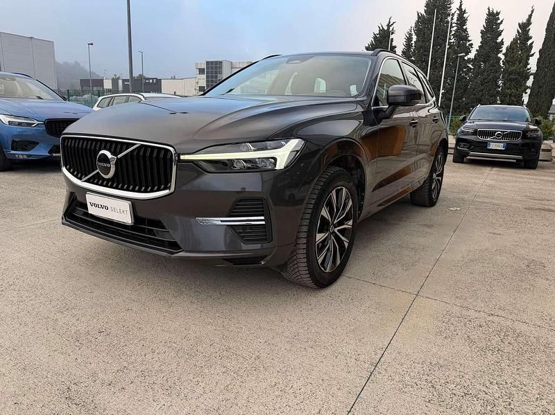 Usata Volvo XC60 Core 197 CV (144 kW) 2022 Platinum grey SUV