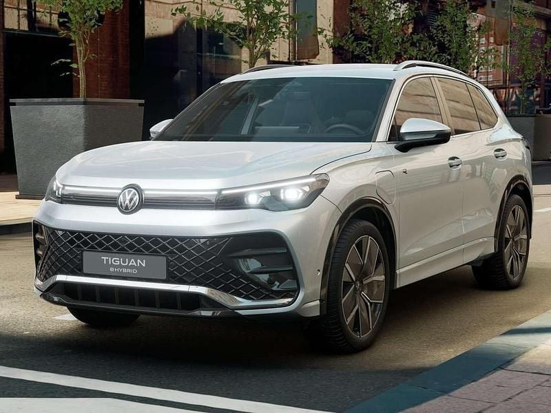 Nuova VW Tiguan R-line Plus 204 CV (150 kW) 2026 Dolomite silver metallizzato SUV