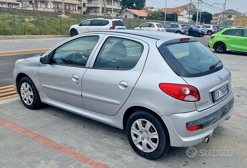 Occasion Peugeot 206+ 60 ch (44 kW) 2009 Gris Citadine