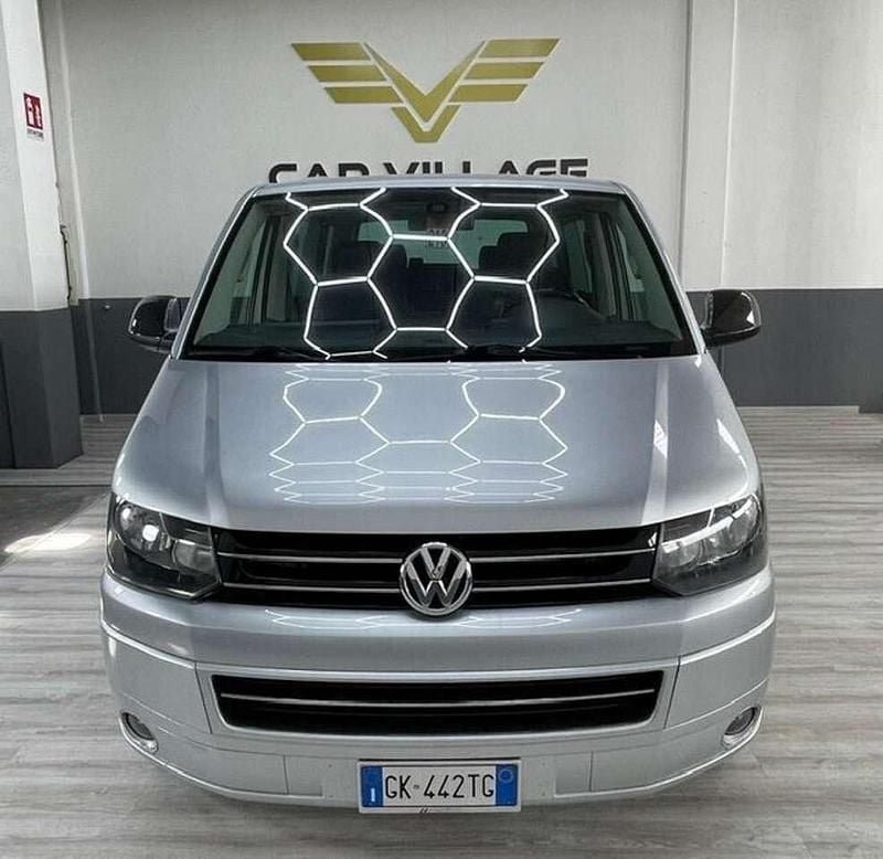 Argento Usata 2015 VW Caravelle Highline Monovolume | 22.000 € (Buon prezzo) - Immagine 1/4