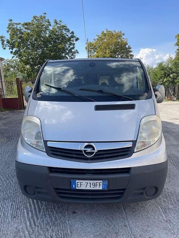 Argento Usata 2010 Opel Vivaro Furgone | 7999 € (Super prezzo) - Immagine 1/4