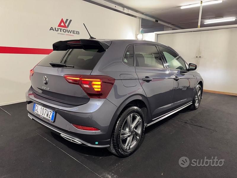 Usata VW Polo R-line 95 CV (69 kW) 2022 Grigio Berlina