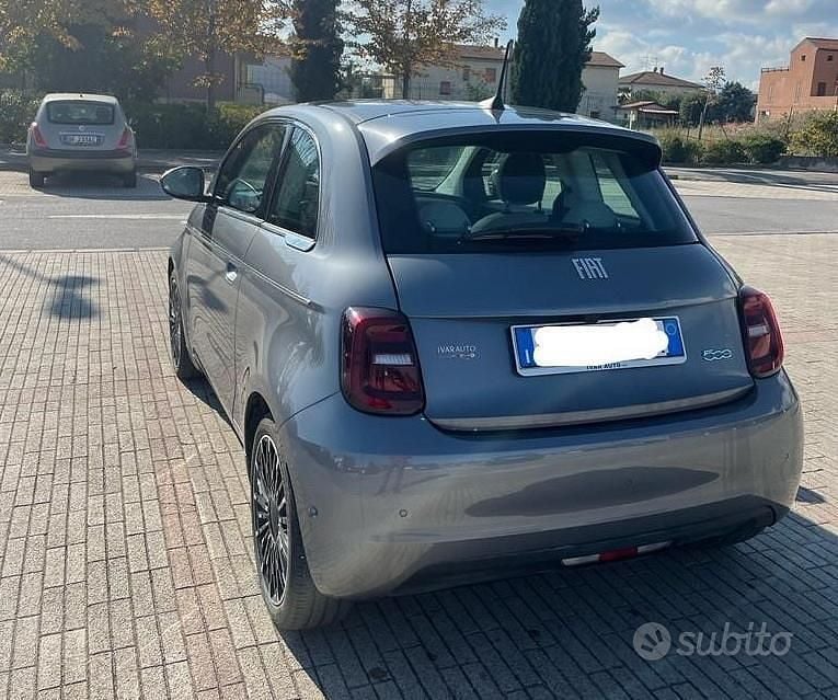 Usata Fiat 500e La Prima 86 kW (118 CV) 2021 Grigio Berlina