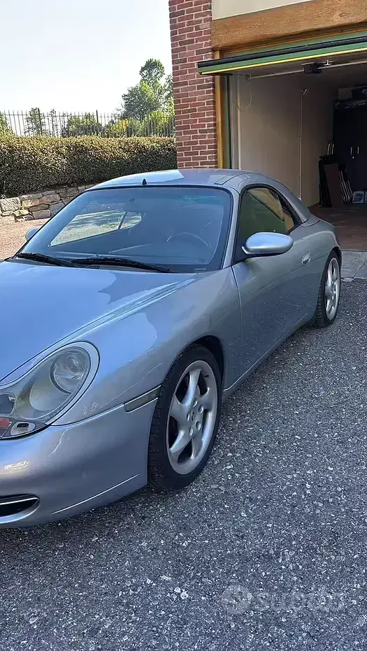 Usata Porsche 911 Carrera 345 CV (253 kW) 2004 Grigio Coupé