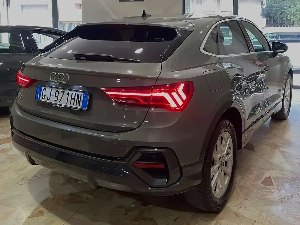 Usata Audi Q3 Sportback Business Plus 150 CV (110 kW) 2022 Grigio SUV